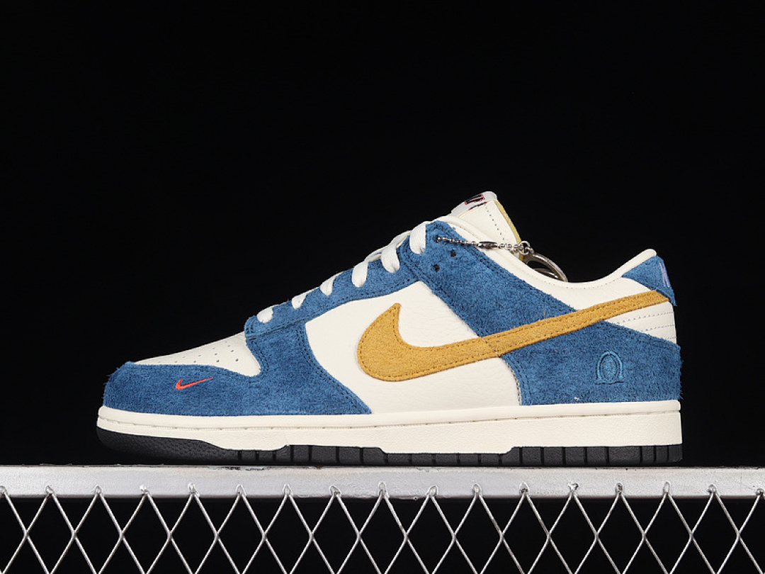 On Running Nike KASINA DUNK LOW SB SAIL/UNIVERSITY GOLD/INDUSTRIAL BLUE · CZ6501-100, photo 1
