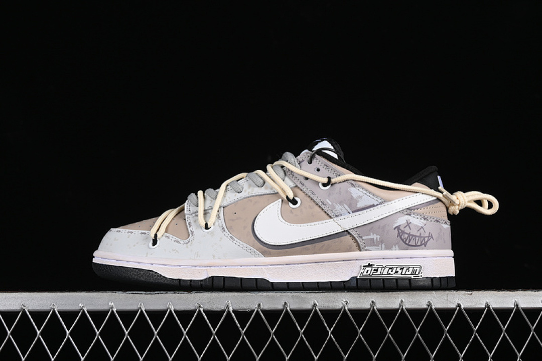 Unbranded [DD1391-100]-[DUNK LOW SB JOKER WHITE/GREY/BLACK/BROWN]-[WOMAN:36-39]-[MAN:40-46], photo 1