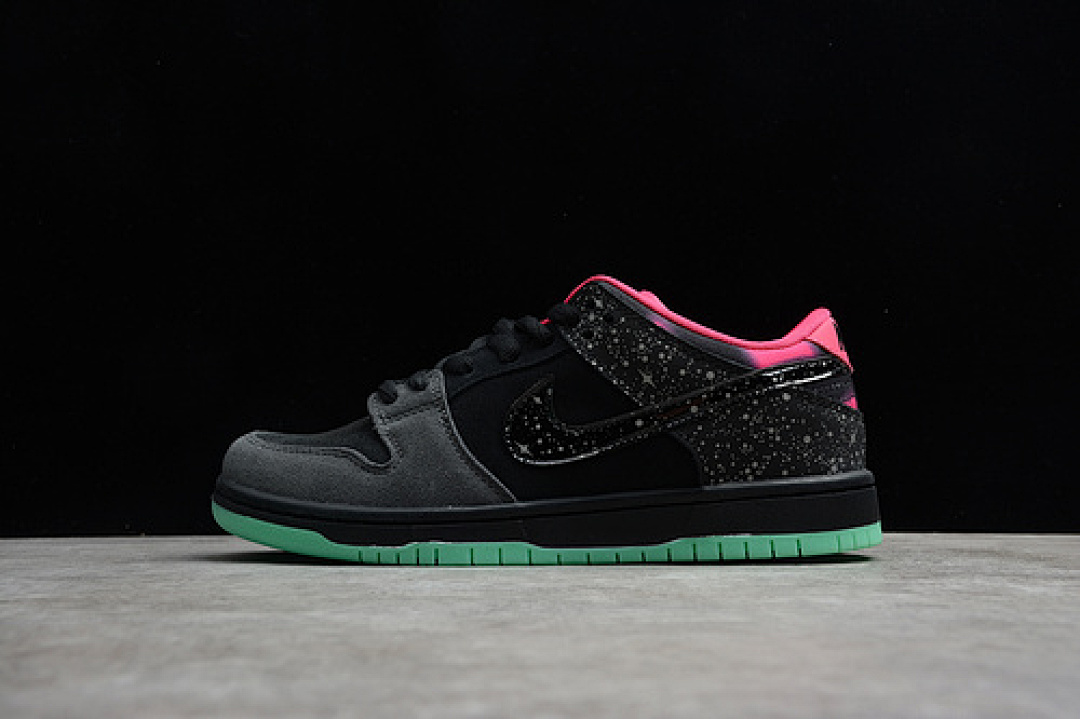 Unbranded [724183-063]-[SB DUNK LOW PREMIER NORTHERN LIGHTS BLACK/PINK/GREEN]-[UNISEX:36-46], photo 1