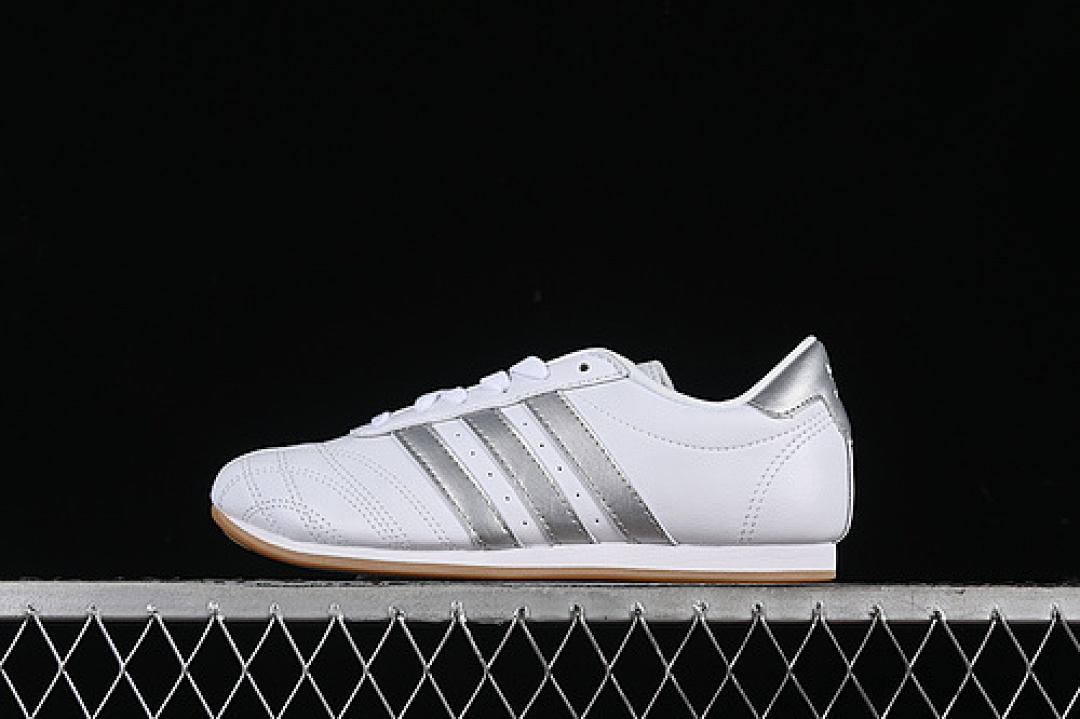 On Running [JS1192]-[ORIGINALS TAEKWONDO CLOUD WHITE/SILVER METALLIC/GUM]-[WOMAN:35-39]-[MAN:40-45], photo 1