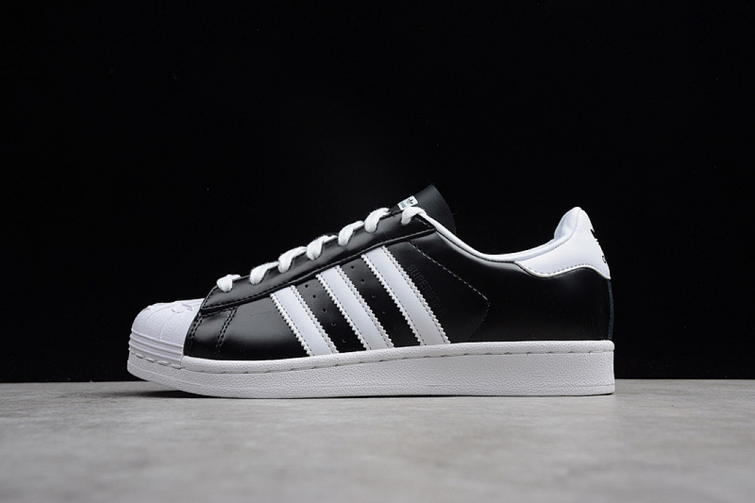 Unbranded [S83386]-[SUPERSTAR NIGO BEARFOOT CORE BLACK-FTWR WHITE]-[WOMAN:36-39 1/3]-[MAN:40-44]-[OG00110], photo 1