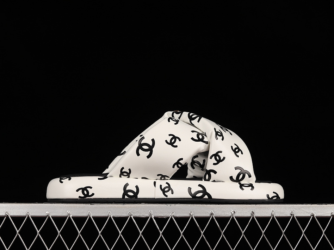 Chanel [CHA*NEL 22 PLATFORM SLIP-ON SLIPPERS WHITE/WHITE/BLACK]-[WOMAN:35-40] - Image 10