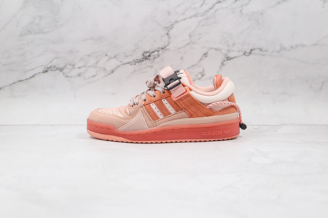 Buckle BAD BUNNY X FORUM BUCKLE LOW EASTER EGG ICEY PINK/BLUSH/TRACE PINK · GW0265, photo 1