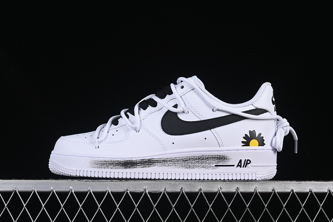 Nike [CK0316-060]-[AIR FORCE 1 07 LOW WHITE/BLACK]-[WOMAN:36-39]-[MAN:40-45], photo 1