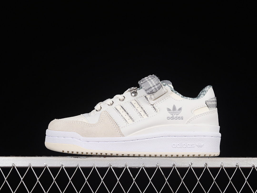 Off-White [FZ5627]-[FORUM LOW SHOES CRYSTAL WHITE/CLOUD WHITE/OFF WHITE]-[WOMAN:36-40], photo 1