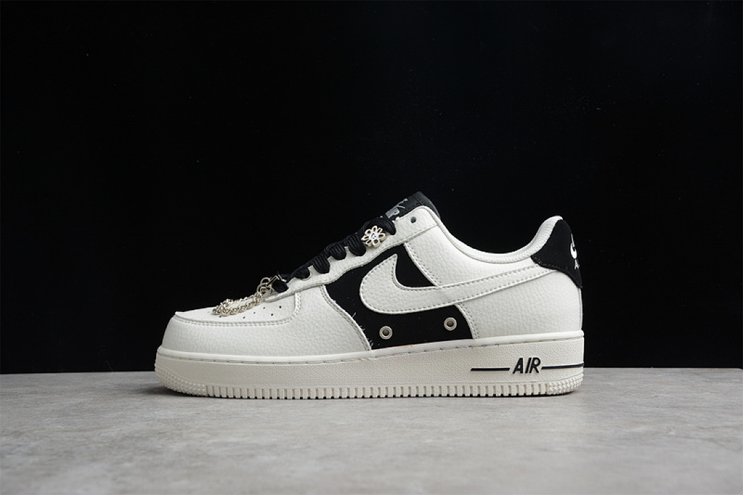 Nike [DD8571-013]-[AIR FORCE 1 LOW 07 BEIGE/BLACK/METALLIC SILVER]-[WOMAN:36-39]-[MAN:40-45], photo 1