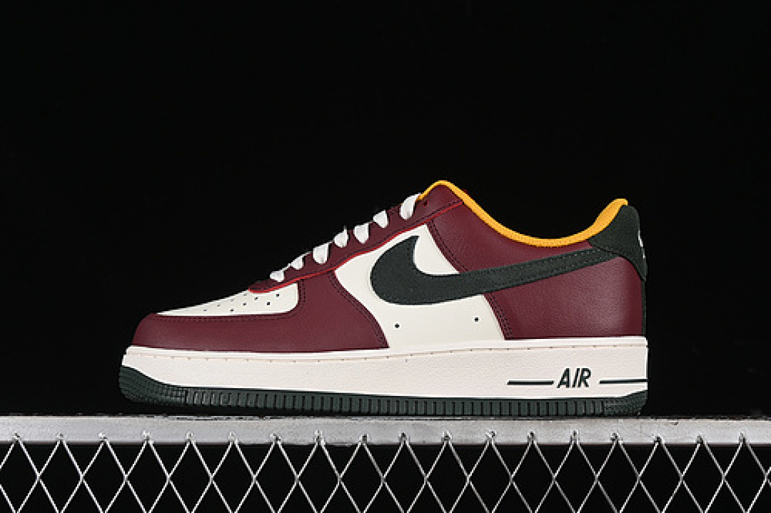 Nike [HQ3612-113]-[AIR FORCE 1 07 LOW BLACK/WHITE/RED]-[WOMAN:36-39]-[MAN:40-45], photo 1