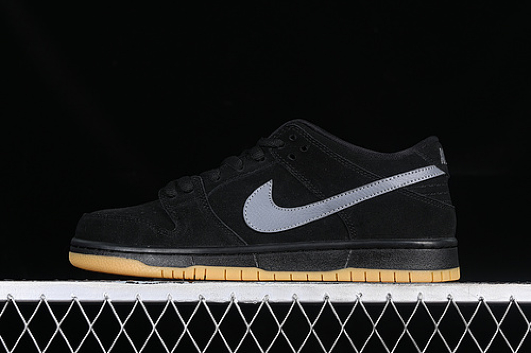 Fear of God Nike DUNK LOW PRO SB FOG BLACK/BLACK/BLACK/COOL GREY/GUM · BQ6817-010, photo 1