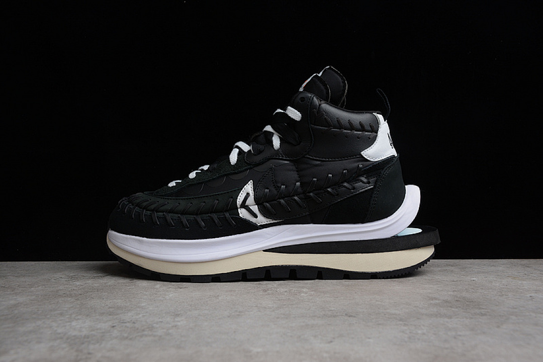 Sacai Sacai X JEAN PAUL GAULTIER VAPORWAFFLE BLACK/BLACK/WHITE · DH9186-001, photo 1