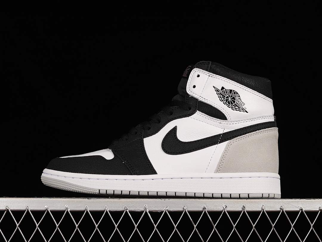 Jordan AIR Jordan 1 RETRO HIGH OG STAGE HAZE WHITE/BLACK/GREY FOG/BLEACHED CORAL · 555088-108, photo 1