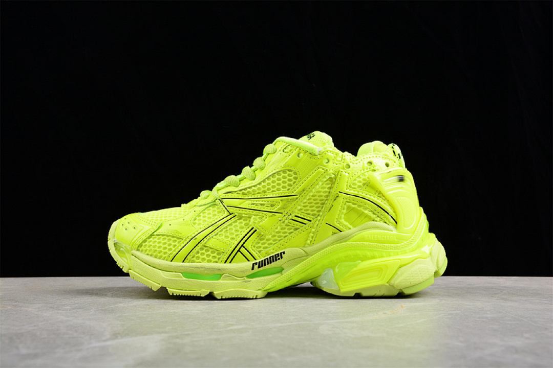 Kith [W3RB47510]-[BA*LEN*CIAGA RUNNER KITH FOUR.COLOR 7.0 FLUORESCENT GREEN/FLUORESCENT GREEN/BLACK], photo 1