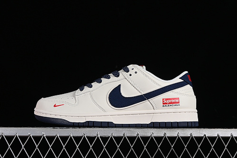 Supreme Nike SUPREME SB DUNK LOW OFF WHITE/BLUE · XX2025-310, photo 1