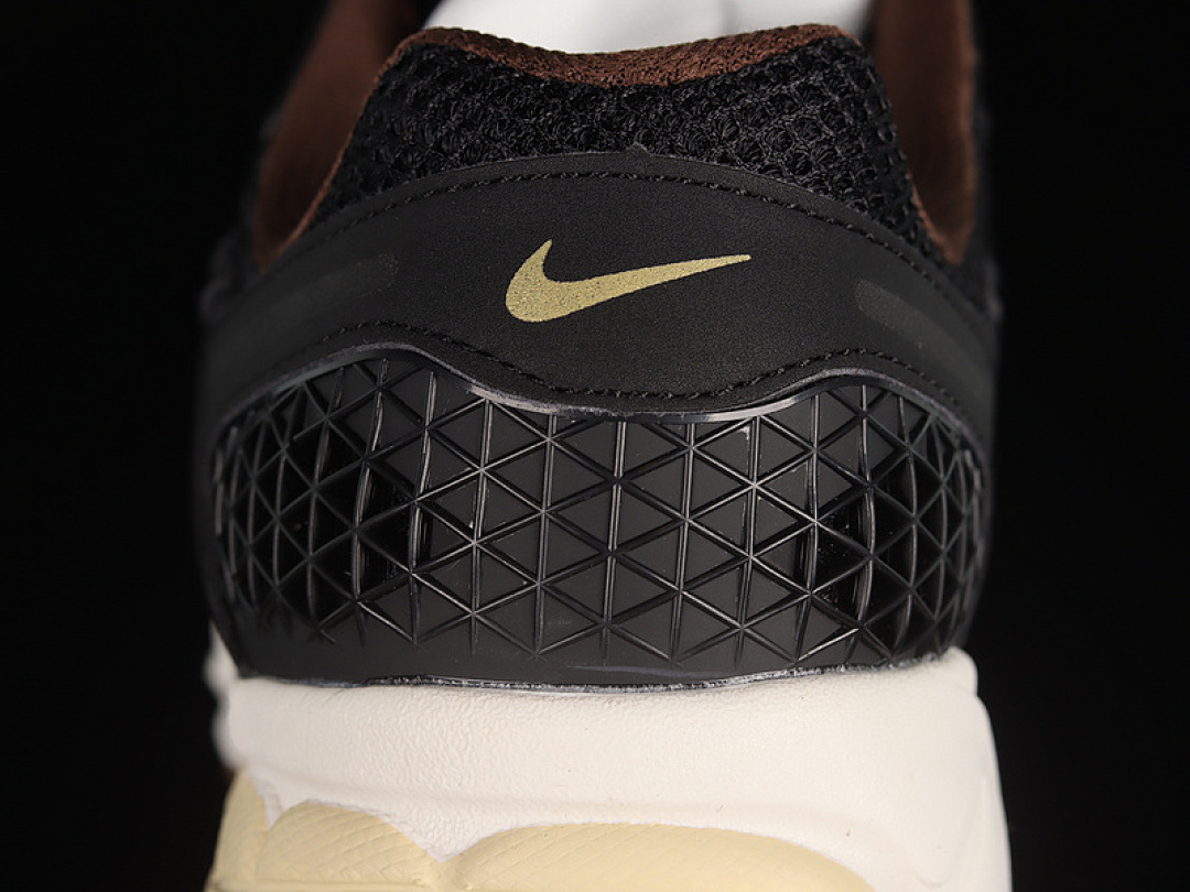 Nike [FD0533-010]-[ZOOM VOMERO 5 BLACK SESEME/COCONUT MILK]-[WOMAN:36-39]-[MAN:40-45] - Image 6