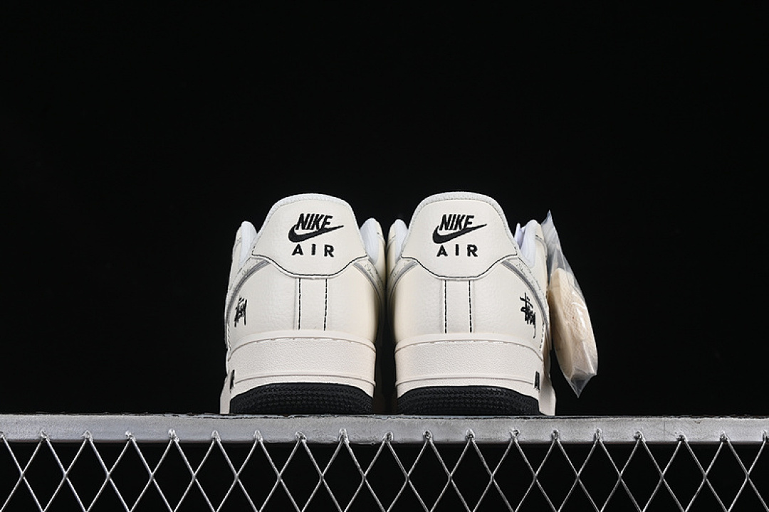Nike [HH7518-040]-[AIR FORCE 1 07 LOW WHITE/SILVER/BLACK]-[WOMAN:36-39]-[MAN:40-45] - Image 14