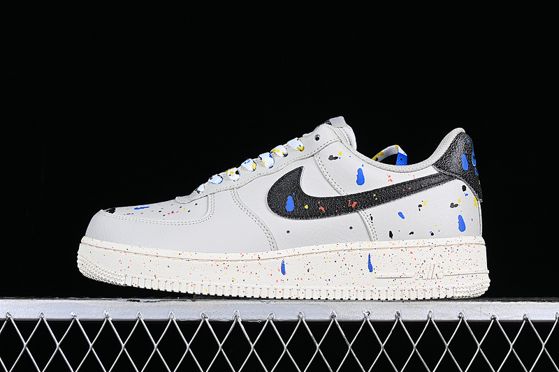 Nike Nike AIR FORCE 1 07 LOW LV8 PAINT SPLATTER LIGHT BONE BONE/BLACK · CZ0339-001, photo 1