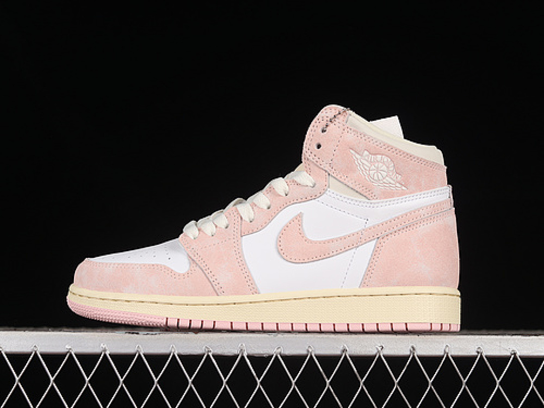 Jordan [FD2596-600]-[WMNS AIR JORDAN 1 RETRO HIGH OG WASHED PINK ATMOSPHERE/WHITE/MUSLIN/SAIL], photo 1