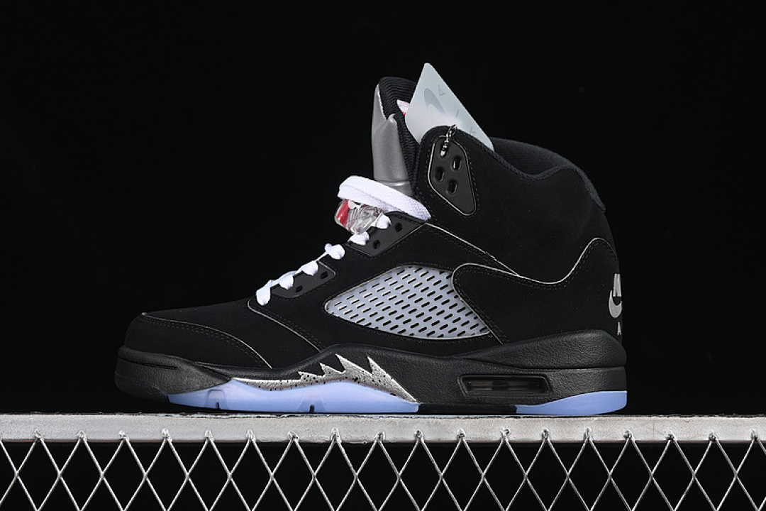 Jordan [HF3975-001]-[AIR JORDAN 5 BLACK METALLIC REIMAGINED BLACK/WHITE/METALLIC SILVER/FIRE (RED]), photo 1