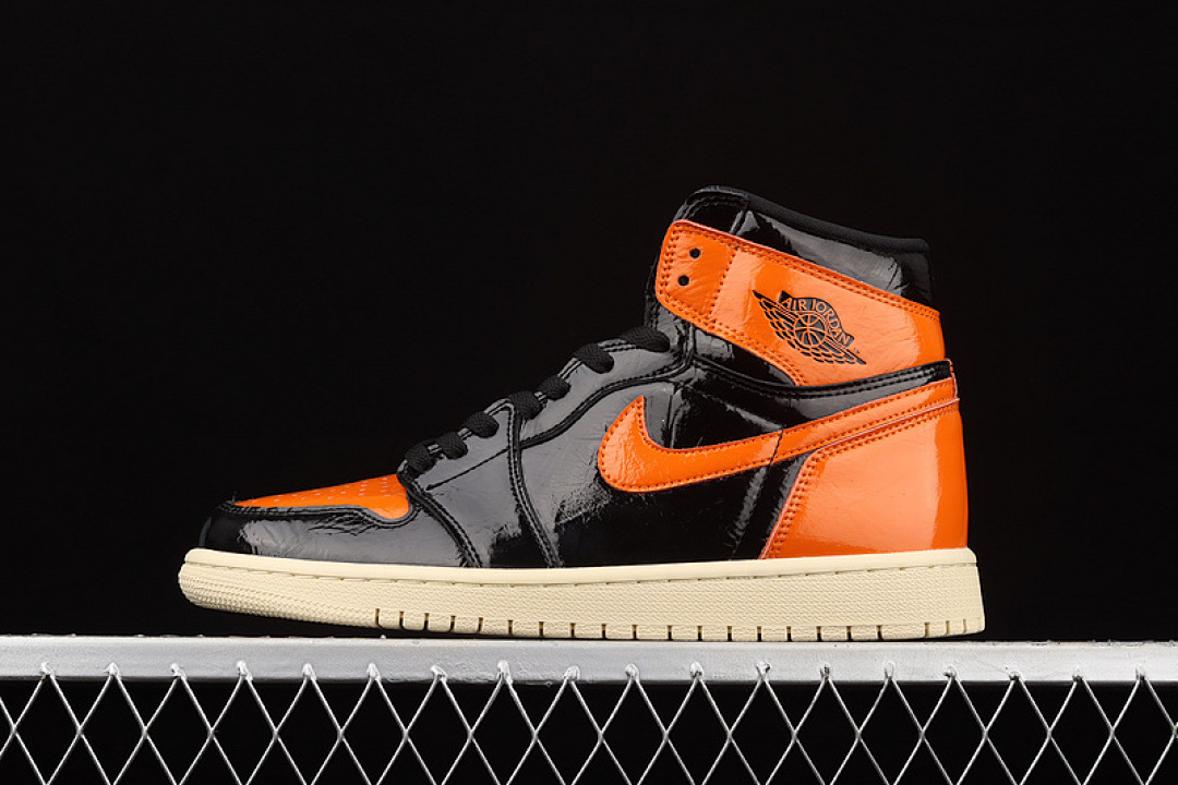 Jordan [555088-028]-[AIR JORDAN 1 HIGH OG SHATTERED BACKBOARD 3.0 BLACK/PALE VANILLA-STARFISH], photo 1