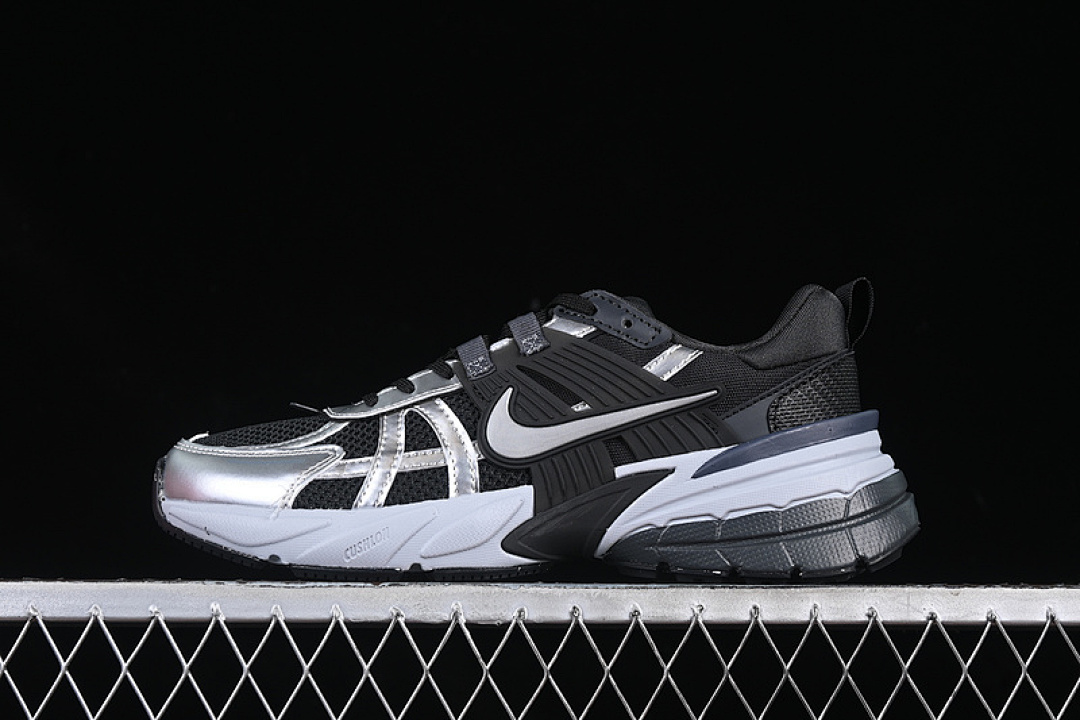 Unbranded [FD0736-005]-[V2K RUNTEKK RUN BLACK/ANTHRACITE/DARK SMOKE GREY/METALLIC SILVER]-[35.5-45], photo 1
