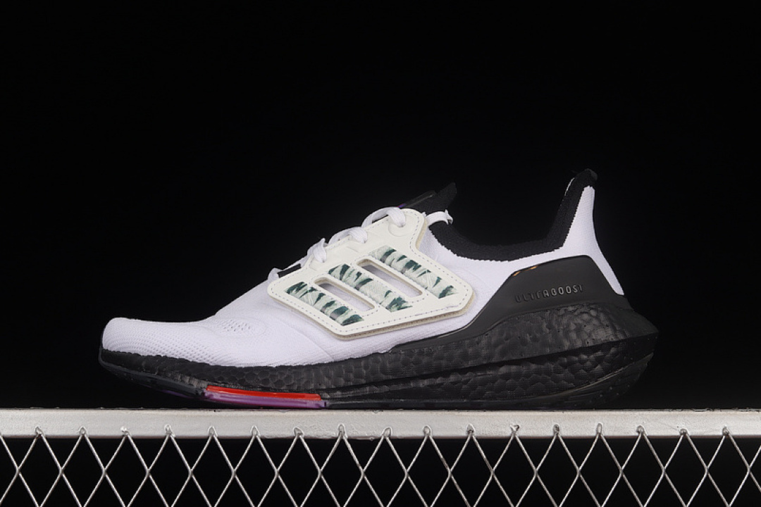 Unbranded [GW1915]-[ULTRA BOOST 22 CONSORTIUM SHOES CORE BLACK/CLOUD WHITE/CLOUD WHITE]-[MAN:39-48], photo 1