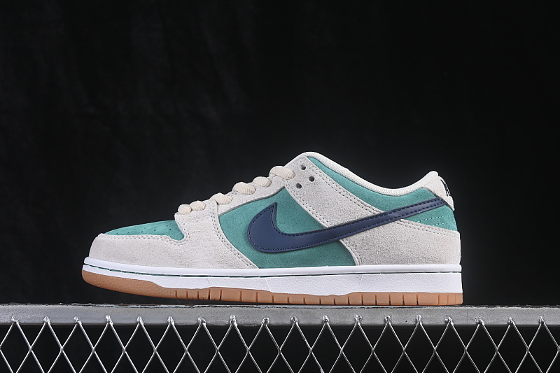 Nike DUNK LOW CASUAL SNEAKERS GREEN/WHITE/NAVY BLUE · HQ1625-300, photo 1