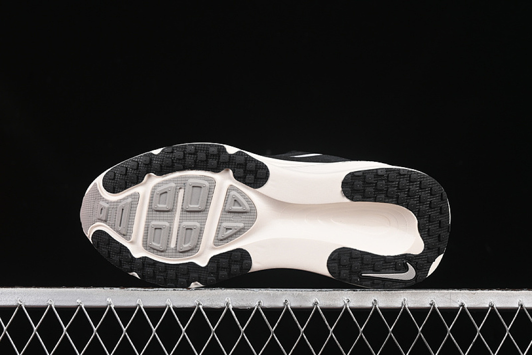 Nike [HM6803-007]-[AIR ZOOM VOMERO 18 WHITE/BLACK]-[WOMAN:36-39]-[MAN:40-46] - Image 15