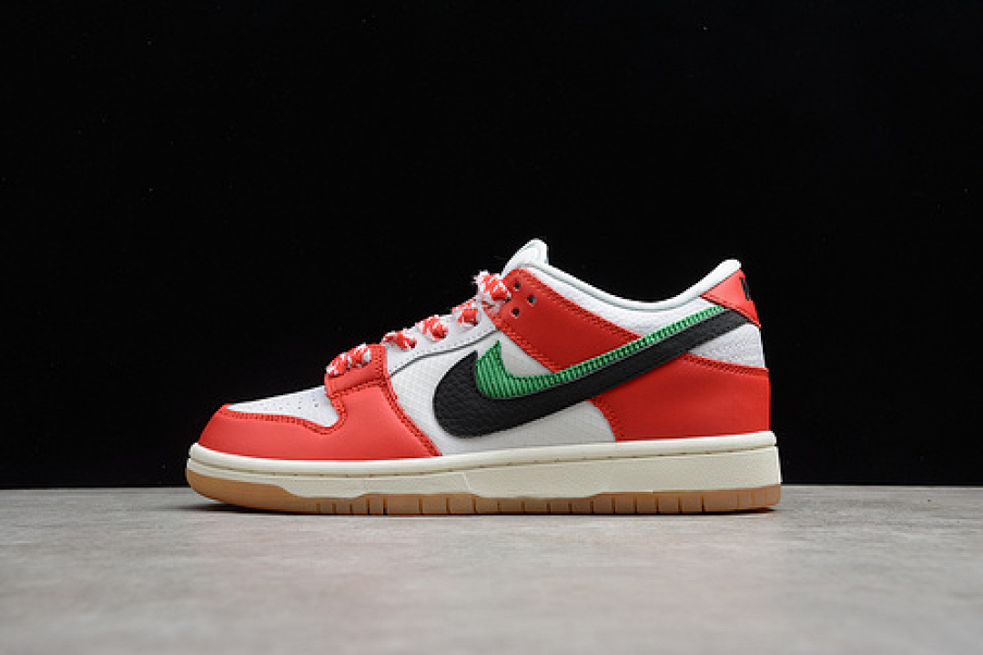 Nike 2020 FRAME SKATE X SB DUNK LOW HABIBI CHILE RED/WHITE-LUCKY GREEN-BLACK · CT2550-600, photo 1