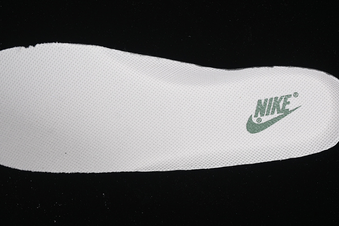 Nike [DM6688-025]-[AIR FORCE 1 07 LOW SUPREME WHITE/BROWN/GREEN/RED]-[WOMAN:36-39]-[MAN:40-45] - Image 4