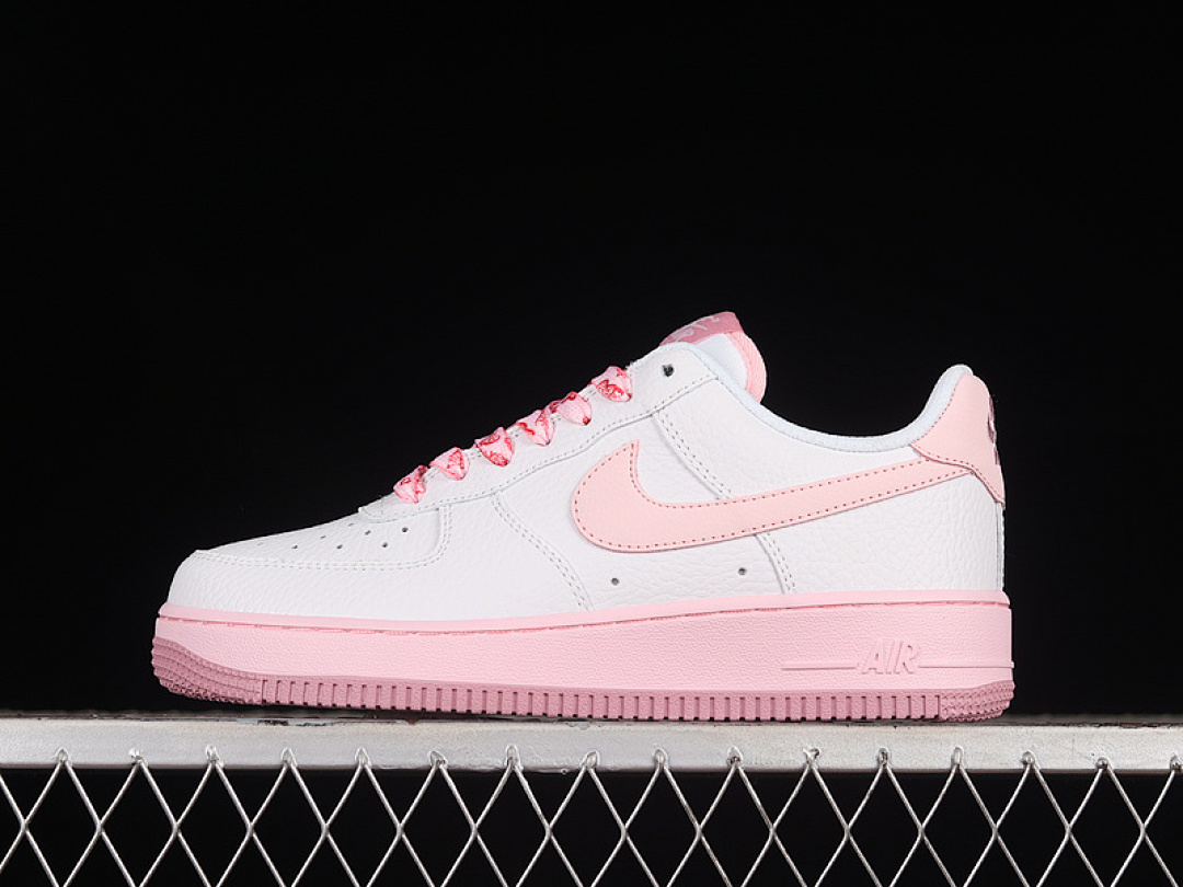 Nike [CT3839-107]-[AIR FORCE 1 GS WHITE/PINK FOAM]-[WOMAN:36-40], photo 1