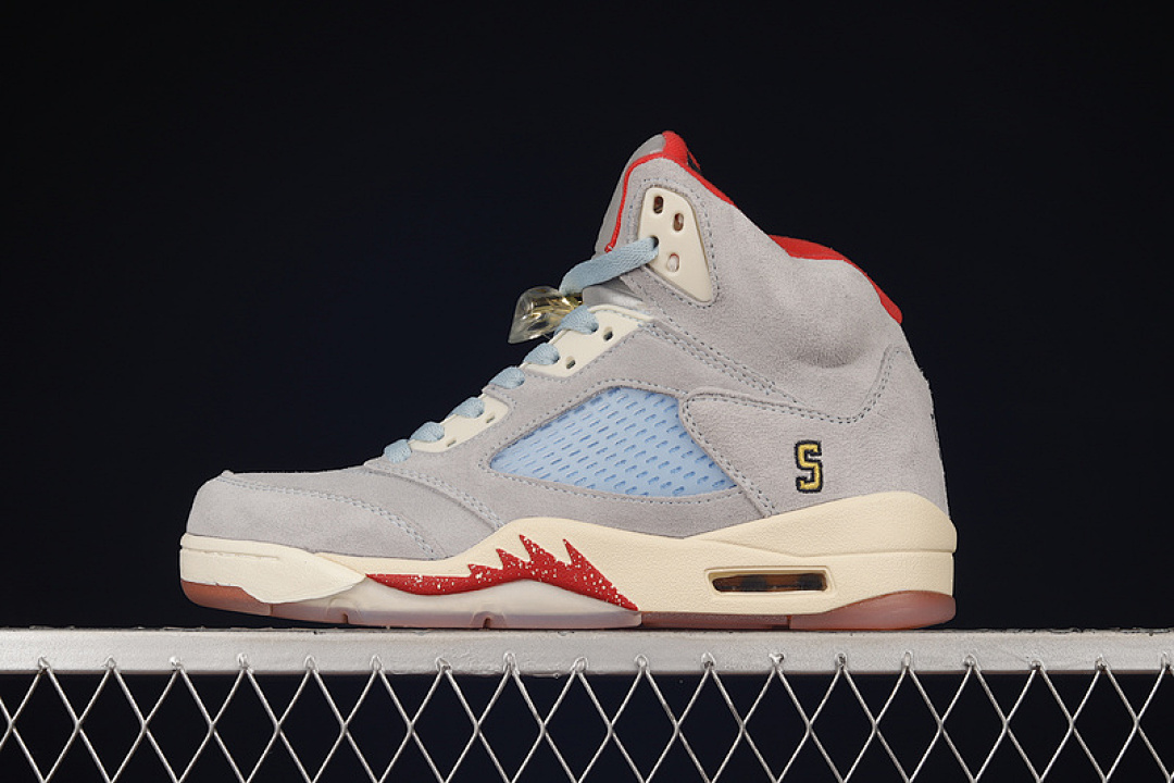 Jordan [CI1899-400]-[TROPHY ROOM X AIR JORDAN 5 RETRO ICE BLUE/SAIL-METALLIC GOLD-UNIVERSITY (RED]), photo 1