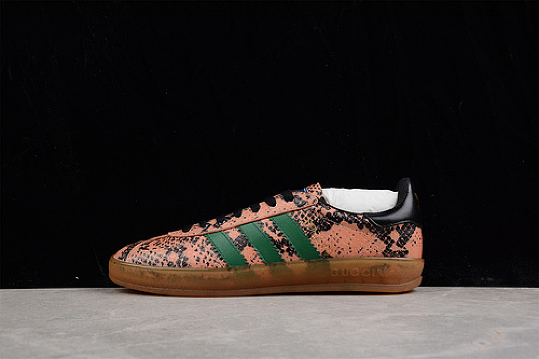 Unbranded [GU*CCI X GAZALLE SHOES PYTHON PATTERN/MAROON/CORE BLACK]-[WOMAN:35-39]-[MAN:40-45], photo 1