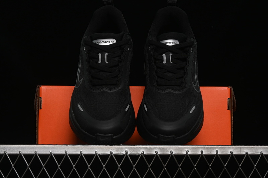 Nike [HV8150-003]-[AIR ZOOM VOMERO PLUS BLACK]-[WOMAN:36-39]-[MAN:40-45] - Image 13