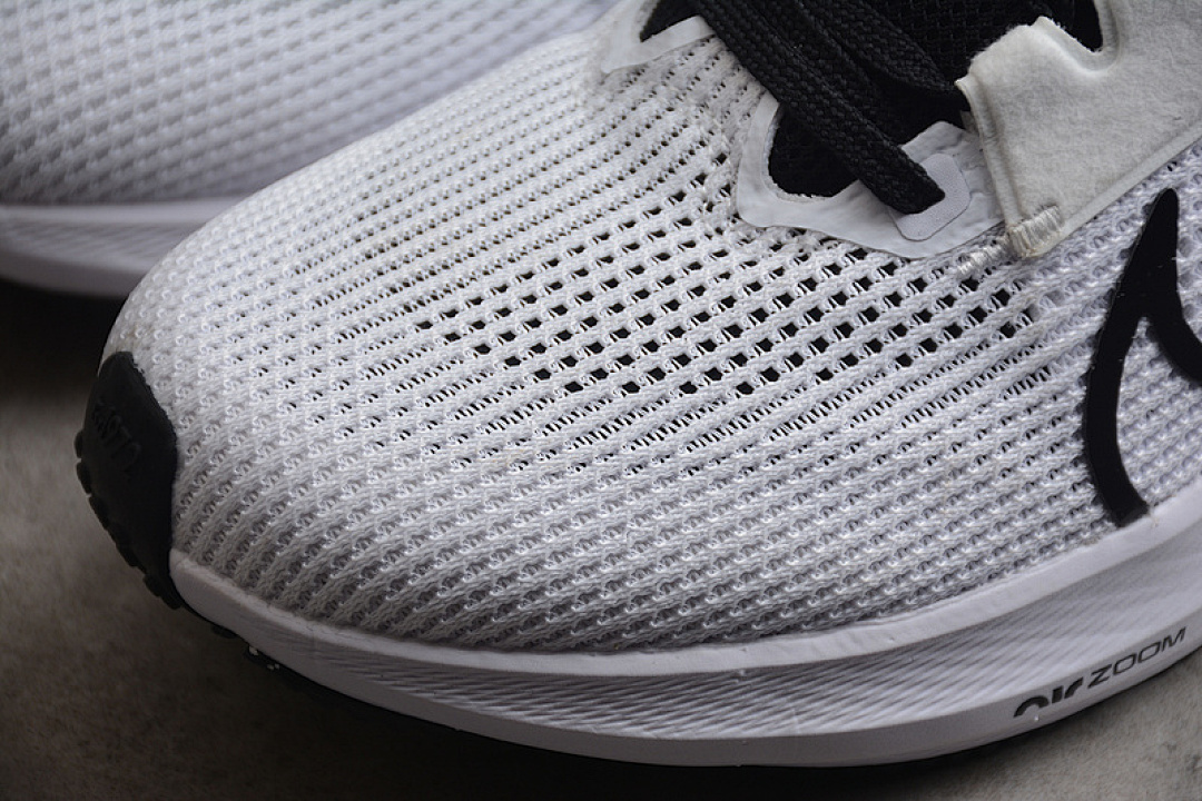 Nike [DV3854-102]-[AIR ZOOM PEGASUS 40 WHITE/WHITE/BLACK]-[MAN:39-45] - Image 7