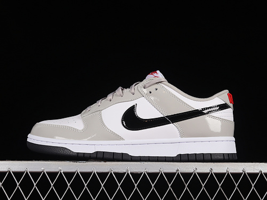 Nike SB DUNK LOW LIGHT IRON ORE/BLACK/WHITE/UNIVERSITY RED · DQ7576-001, photo 1