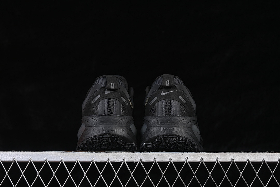 Nike [HQ7002-001]-[VOMERO 18 GORE-TEX BLACK/ANTHRACITE]-[WOMAN:36-39]-[MN:40-46] - Image 14