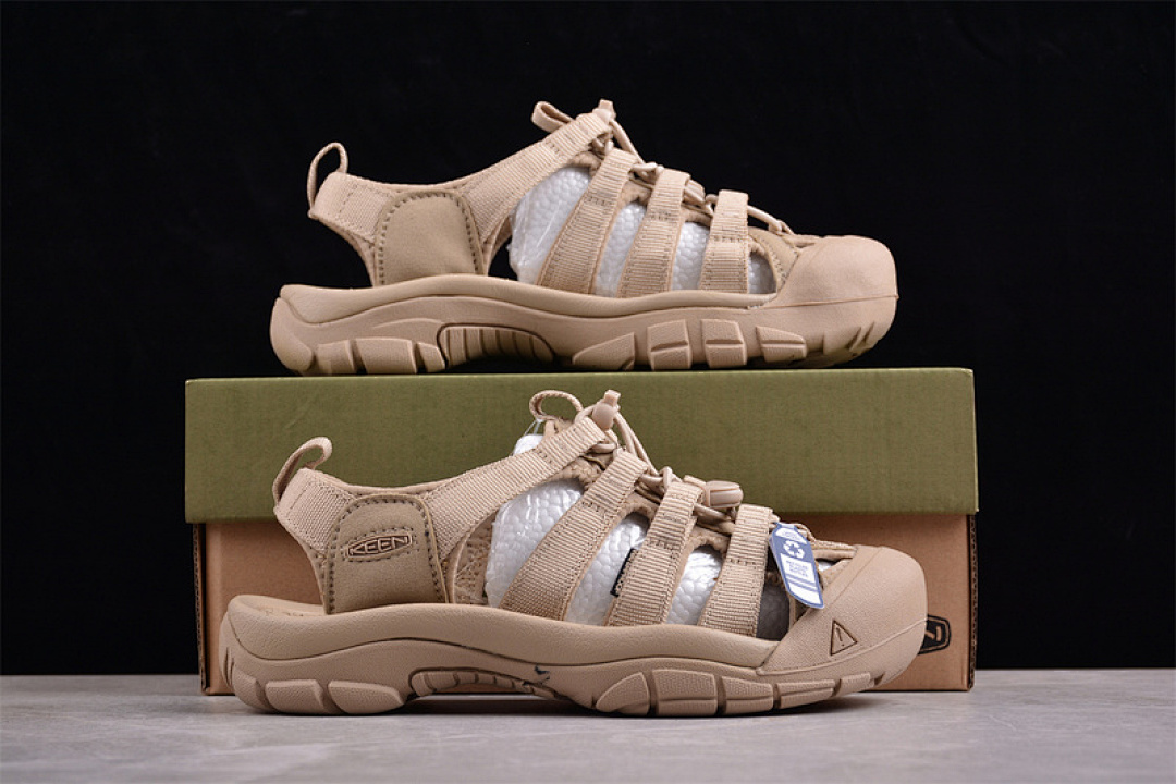 Keen [KEEN UNEEK FLAT-M BROWN]-[WOMAN:35-39]-[MAN:40-45] - Image 2