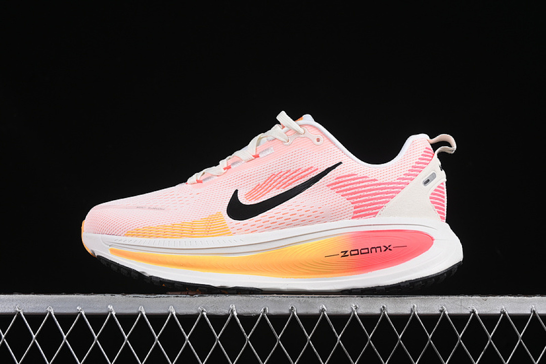 Nike [HM6804-100]-[AIR ZOOM VOMERO 18 SAIL/BRIGHT CRIMSON/LASER ORANGE/BLACK]-[UNISEX:36-46] - Image 2