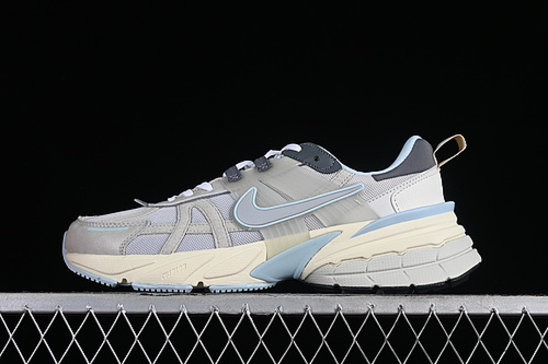 V2K RUNTEKK RUN LIGHT BONE/LIGHT IRON ORE/SMOKE GREY/METALLIC PLATINUM · FZ3596-072, photo 1