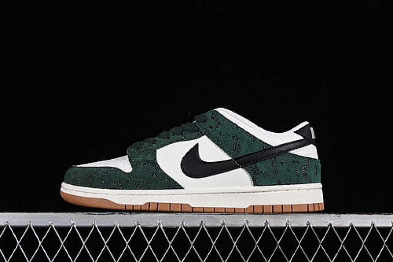 Nike DUNK LOW SB GREEN SNAKE PRO GREEN/BLACK/SAIL/GUM MEDIUM BROWN/FIR · FQ8893-397, photo 1