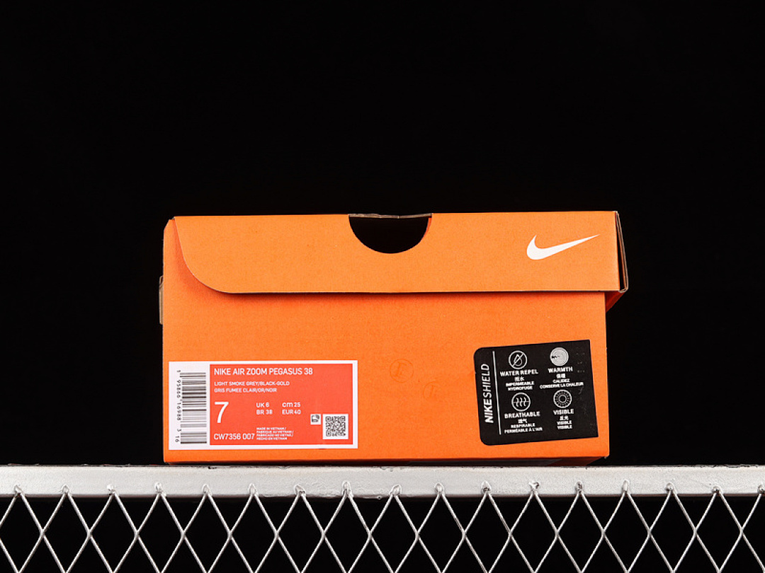 Nike [CW7356-007]-[AIR ZOOM PEGASUS 38 PHOTON DUST/LIGHT SMOKE GREY/PARTICLE GREY/METALLIC (GOLD]) - Image 11