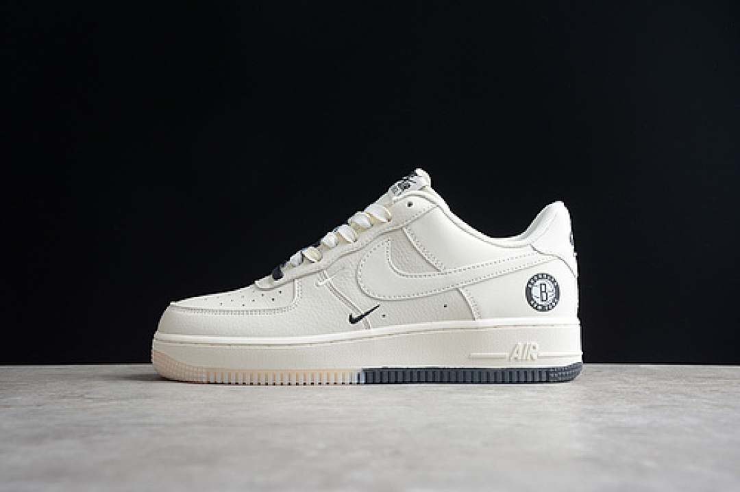 Nike [CT1989-107]-[AIR FORCE 1 WHITE/WHITE/BLACK]-[WOMAN:36-39]-[MAN:40-45], photo 1