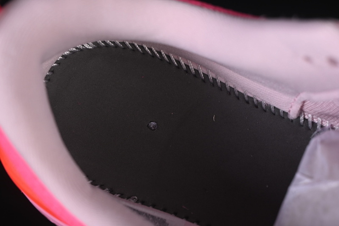 Nike [HV8154-604]-[AIR ZOOM VOMERO PLUS AIR CUSHION SHOES PINK/BLACK]-[WOMAN:35.5-39]-[MAN:40-42] - Image 4