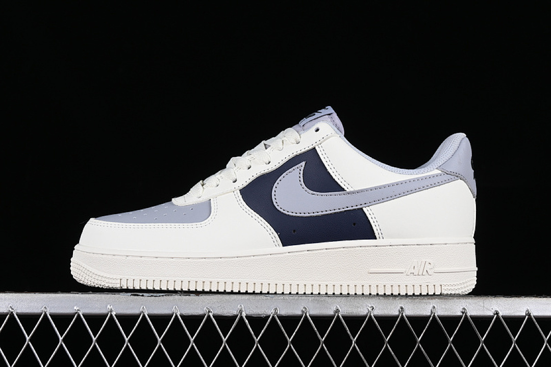Nike [CW2288-111]-[AIR FORCE 1 07 LOW WHITE/BLACK/GREY]-[WOMAN:36-39]-[MAN:40-45], photo 1