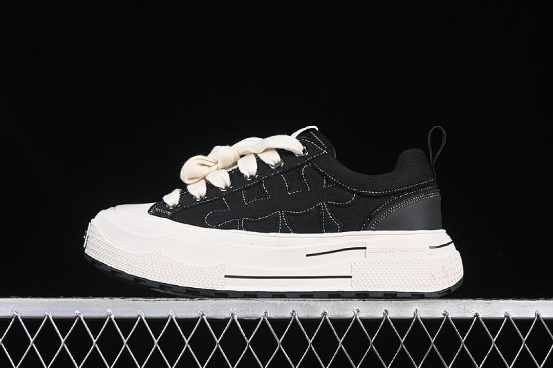 Unbranded [SHOOT BRAND BLACK/WHITE]-[WOMAN:35-39]-[MAN:40-44], photo 1