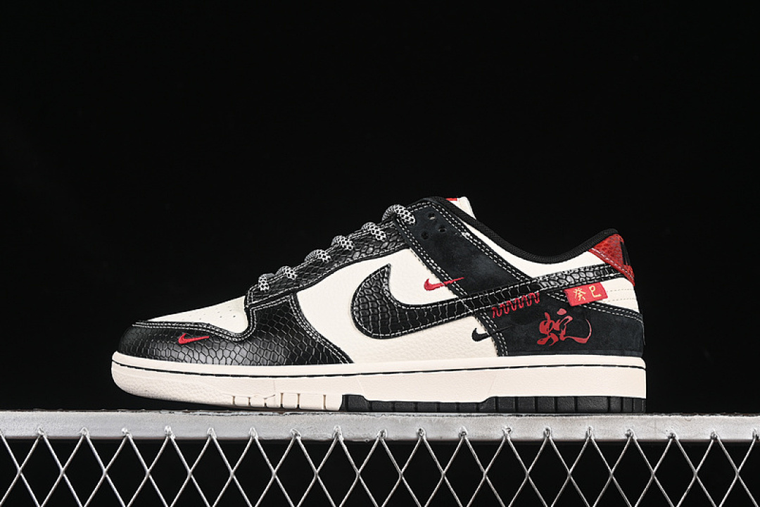Nike SB DUNK LOW WHITE/GREY/BLACK/RED · YX5066-292, photo 1