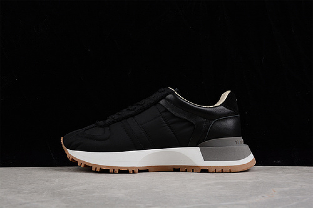 On Running [MAISON MARGIELA RUNNER SNEAKER BLACK/BLACK/BLACK]-[UNISEX:35-44], photo 1