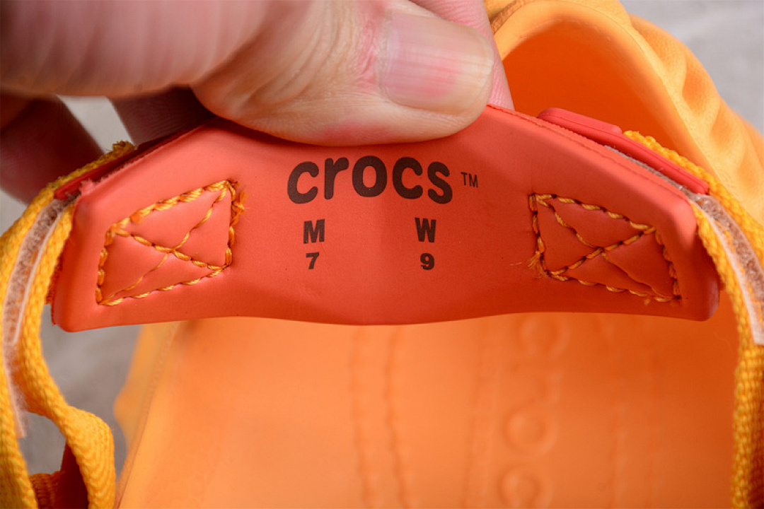 Crocs [SALEHE BEMBURY X CROCS POLLE CLOG YELLOW/ORANGE/YELLOW]-[UNISEX SIZE:36-47] - Image 3