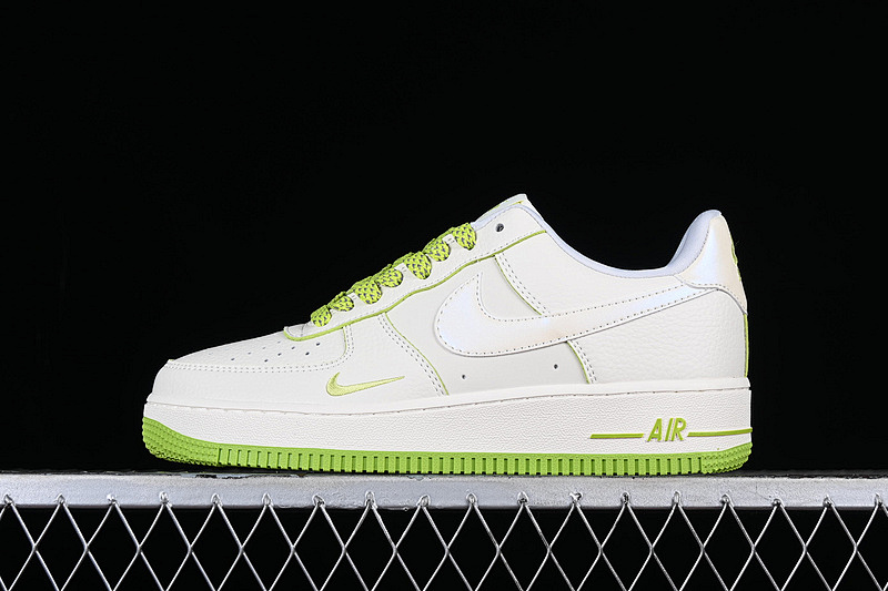 Nike Nike AIR FORCE 1 LOW SHINY GREEN/WHITE · DD9915-699, photo 1