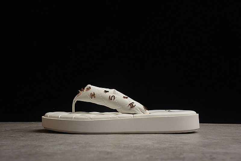 Chanel Chanel LAMBSKIN SLIPPERS WHITE · A2507, photo 1