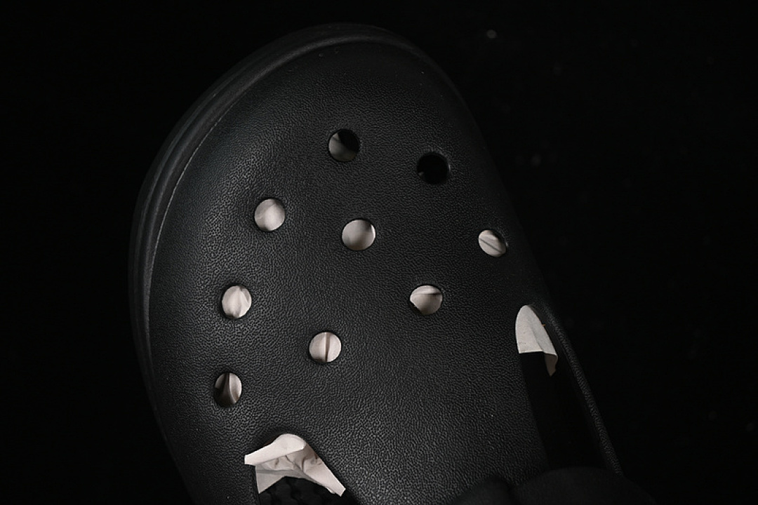 Crocs [CROCS CLASSIC SIMPLE CASUAL BEACH HOLE SLIPPERS SANDALS BLACK]-[WOMAN:34-40] - Image 5